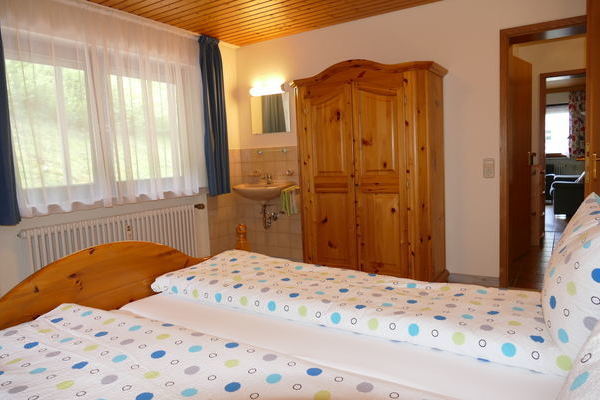 Schlafzimmer 2 der Ferienwohnung Gaserbach des Gasthaus Felsenstble in St. Mrgen