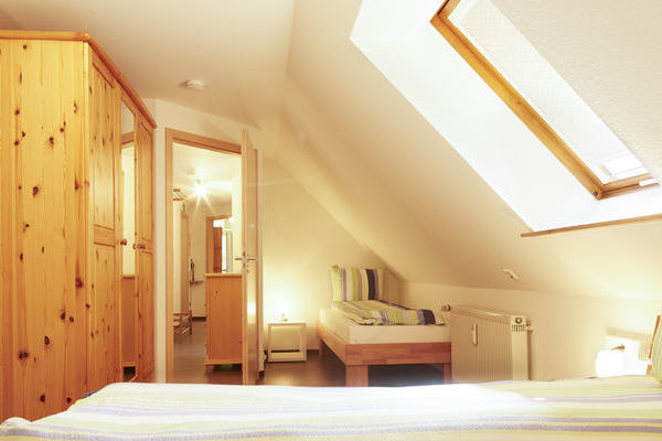 Schlafzimmer fr 3 Personen der Ferienwohnung "Hornberg" des Gasthaus Felsenstble in St. Mrgen im Schwarzwald